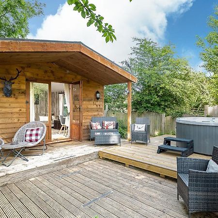 Вілла The Log Cabin With Private Hot Tub, Бат Екстер'єр фото